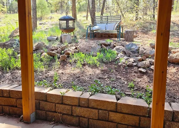 Сasa de vacaciones Cozy Forest With Hot Tub In