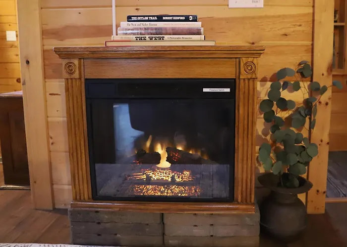 Сasa de vacaciones Cozy Forest With Hot Tub In *