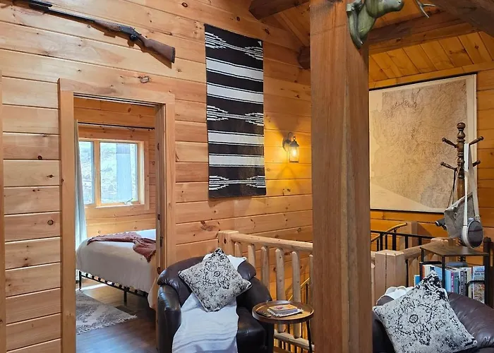 Cozy Forest With Hot Tub In Сasa de vacaciones