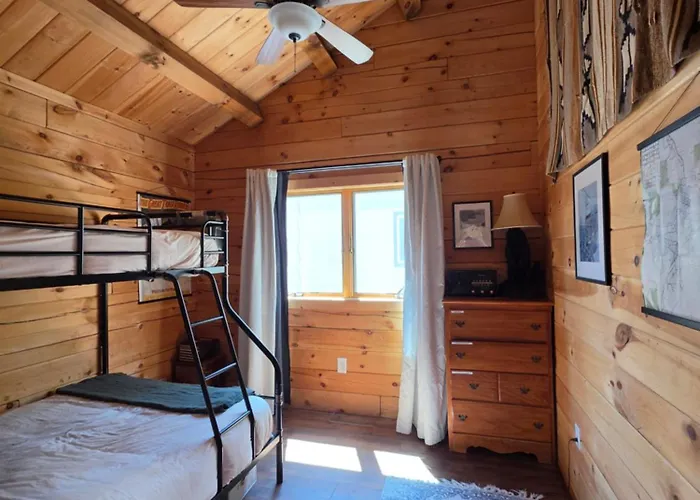 Сasa de vacaciones Cozy Forest With Hot Tub In *