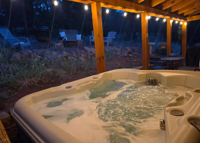Cozy Forest With Hot Tub In Flagstaff